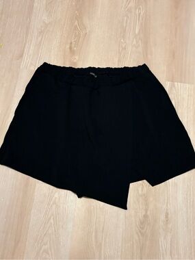 Boohoo Plus Black Asymmetric Hem Skort